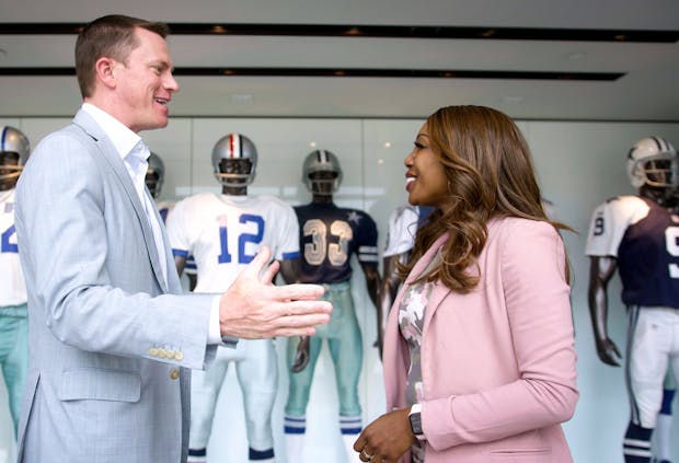 UNT student Dexia Smith working with the Dallas Cowboys in Spring 2021