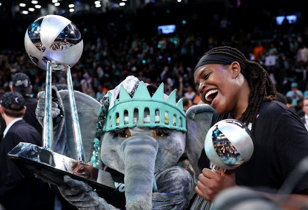 (Elsa/Getty Images)
