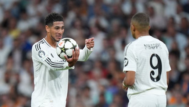 MADRID, SPAIN - SEPTEMBER 17: Jude Bellingham of Real Madrid interacts with rma during the UEFA Champions League 2024/25 League Phase MD1 match between Real Madrid CF and VfB Stuttgart at Estadio Santiago Bernabeu on September 17, 2024 in Madrid, Spain. (Photo by Angel Martinez/Getty Images)